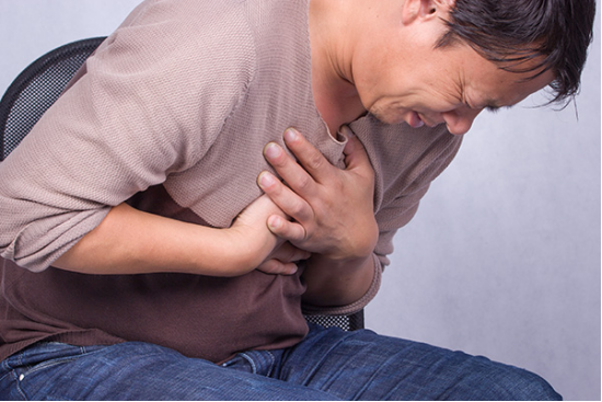 生活中心绞痛可能是身体过度劳累所引起的