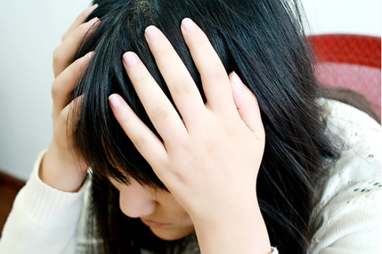 高血压会引起心脏病，严重的患者还会出现心力衰竭的现象