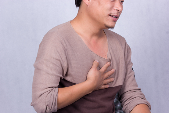 心供血不足的人可以用药进行调理，西药中药皆可以