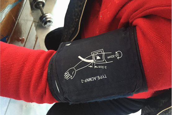 左手和右手的血压相差不超过10mmHG，很可能是自身正常的生理原因造成的