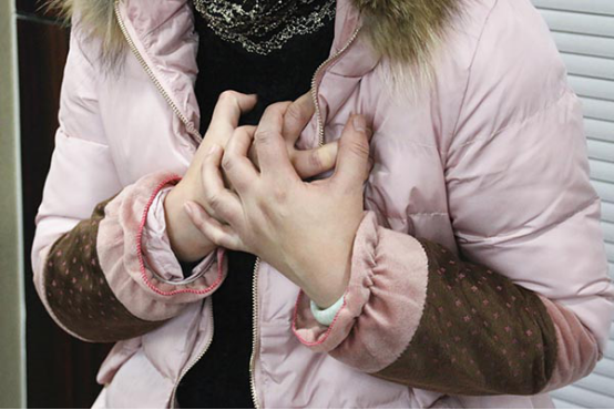 深呼吸心口疼一般情况下可能是肺部疾病引起的,比如肺炎,肺炎指呼吸气道、肺泡有炎 深呼吸心口疼一般情况下可能是肺部疾病引起的,比如肺炎,肺炎指呼吸气道、肺泡有炎