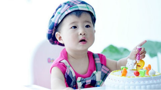 如果是在初期发现胎动在下腹部，可能是因为宝宝这时候还很小
