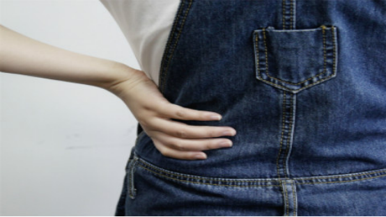 女孩子如果肾虚，脸上则容易出现各种斑点