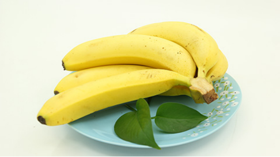 香蕉中含有大量的微量元素，所以在减肥的期间是可以食用香蕉的