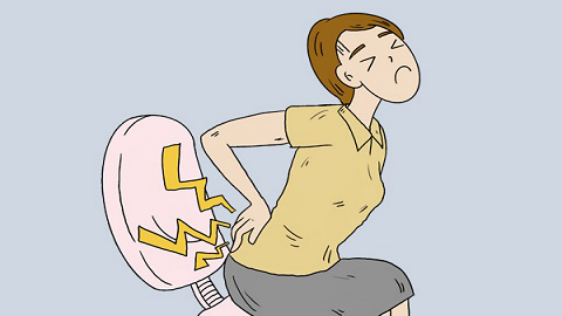 一般腰间盘突出手术后，早期的话建议一定要先在床上躺着