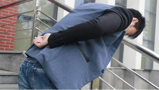 一般低渗性脱水的特点有好几个，最常见的就是浑身都感觉没劲，口渴