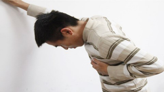 临床上会根据病人的情况决定治疗方案，通常情况下身体比较好的病人需要使用药物治疗来缓解身体的不适