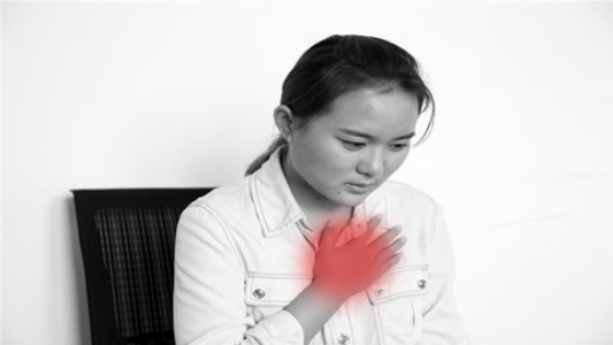 有部分人存在心率过快是受到身体内其他因素的影响，例如发热、疼痛等