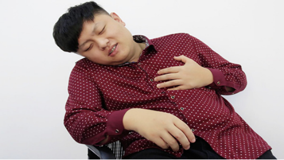 　心绞痛是冠心病患者经常出现的症状，所以我们要先治疗冠心病才能缓解我们的心脏疼痛