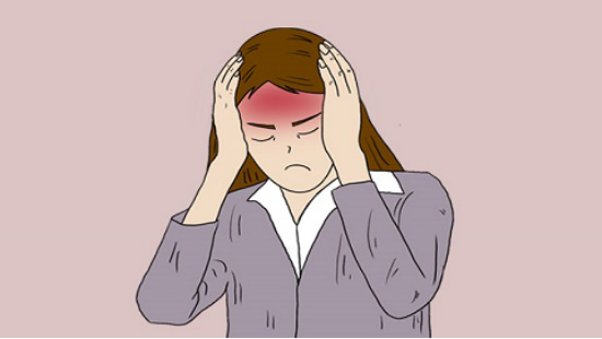 在发热出现时要及时给大脑降温，防止对脑细胞造成损伤，出现脑水肿