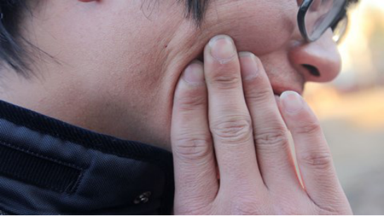 一般不建议颧骨高的人挤压颧骨 一般不建议颧骨高的人挤压颧骨